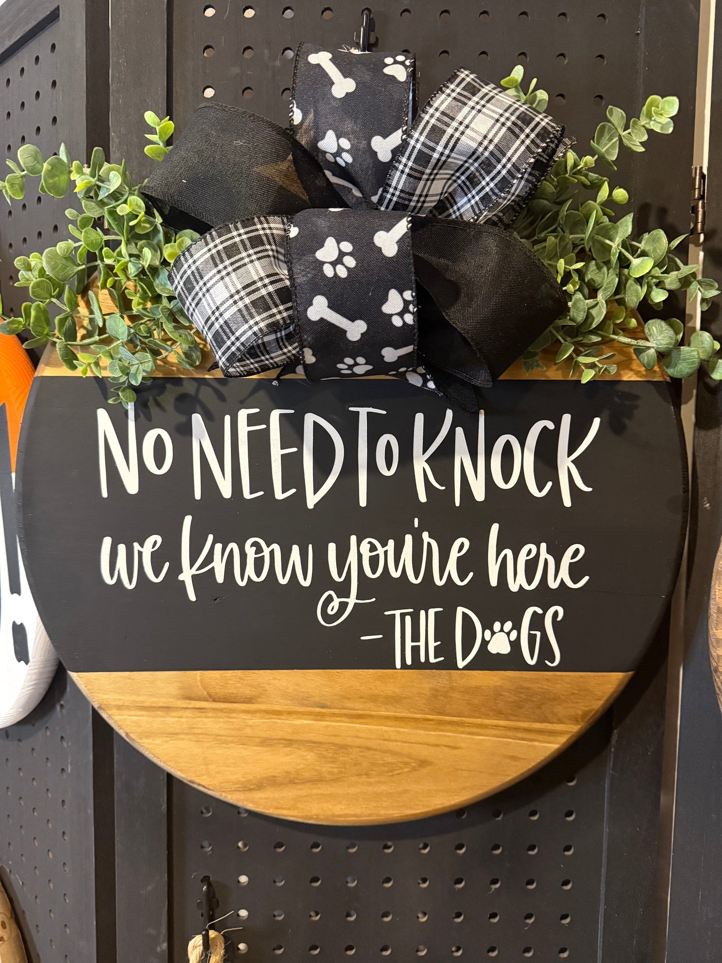 Door Hanger - No need to knock - Dogs