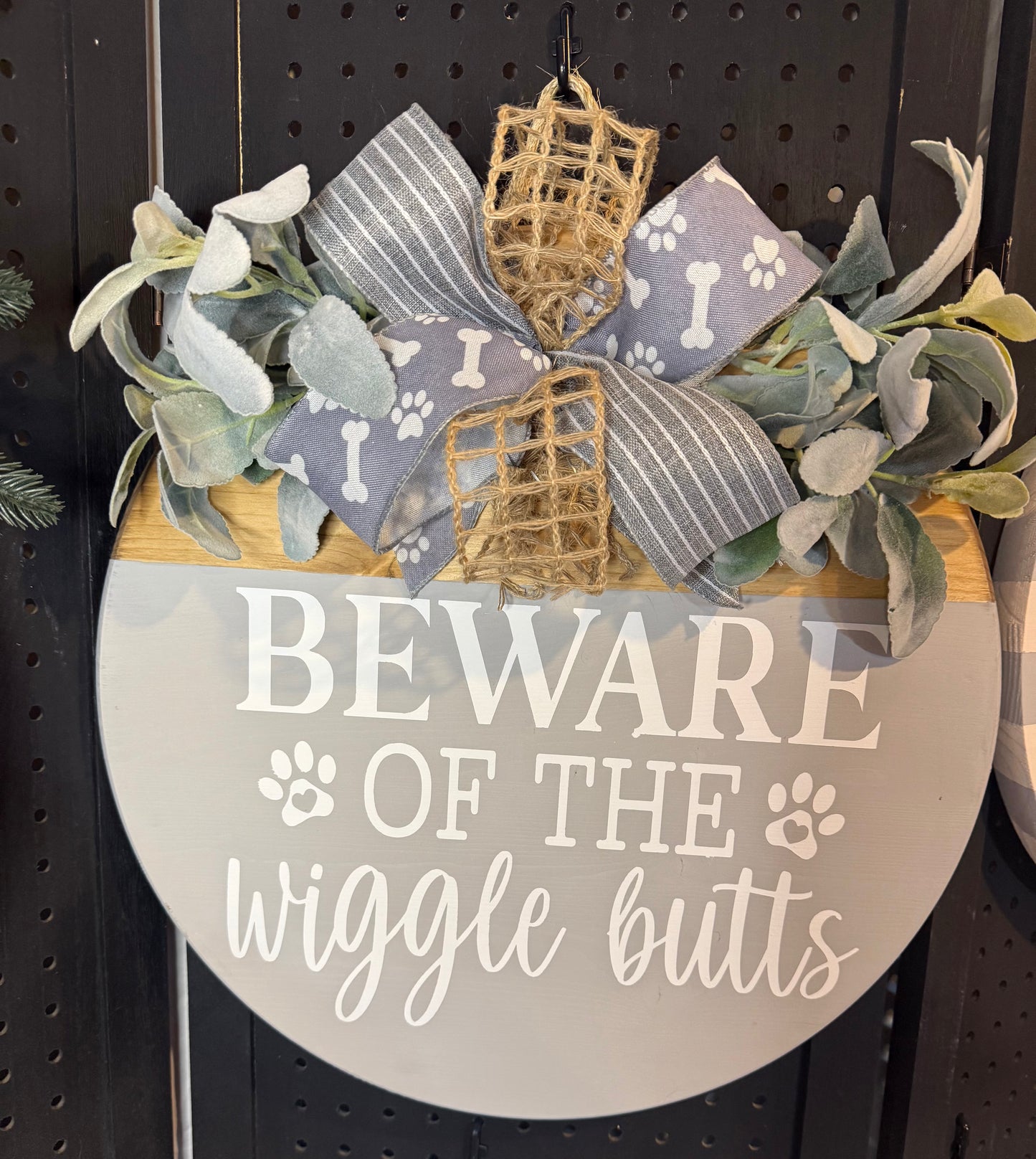 18” - Beware of the wiggle butts - Gray